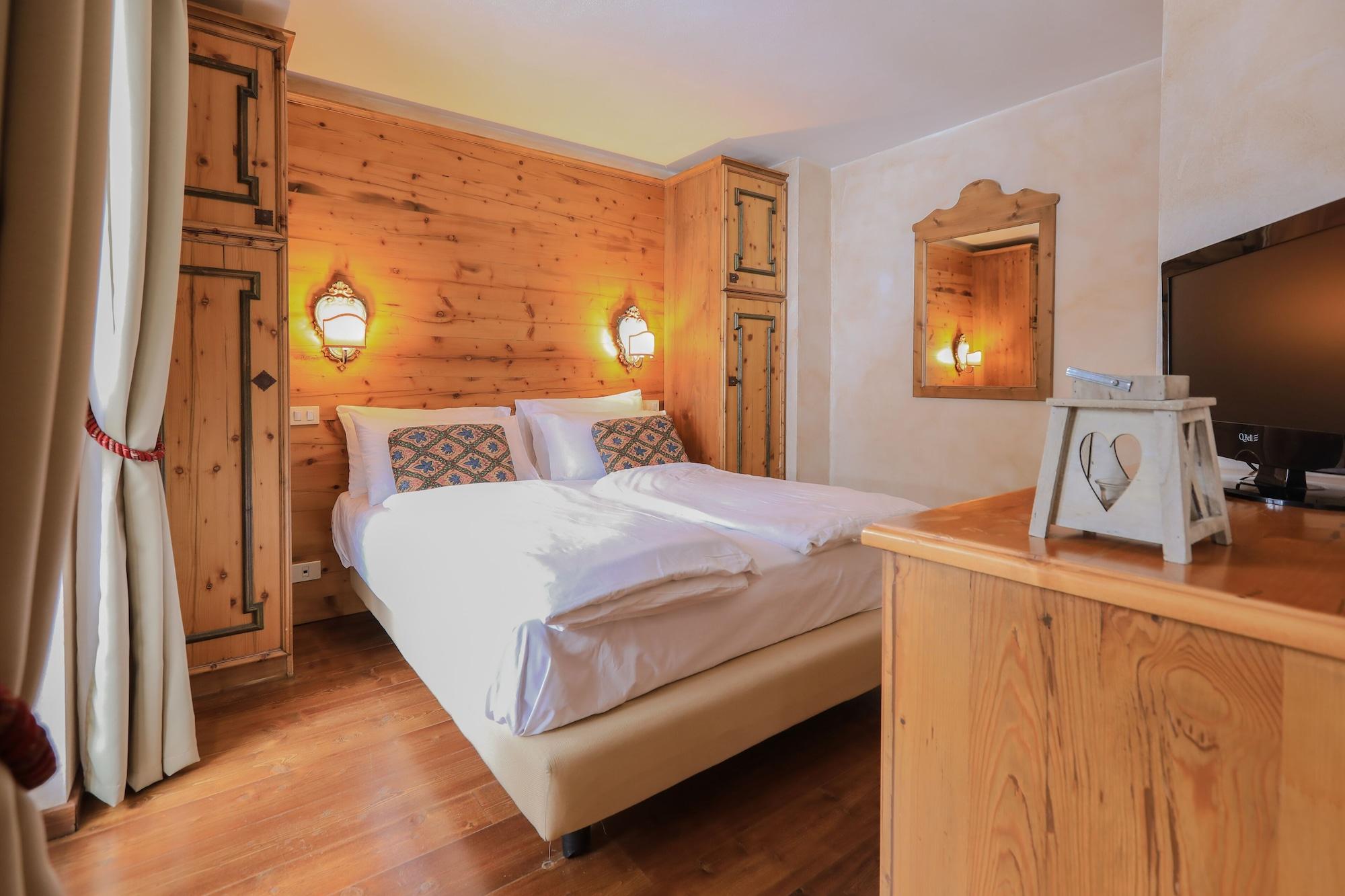 Hotel Perla Madonna di Campiglio Bagian luar foto