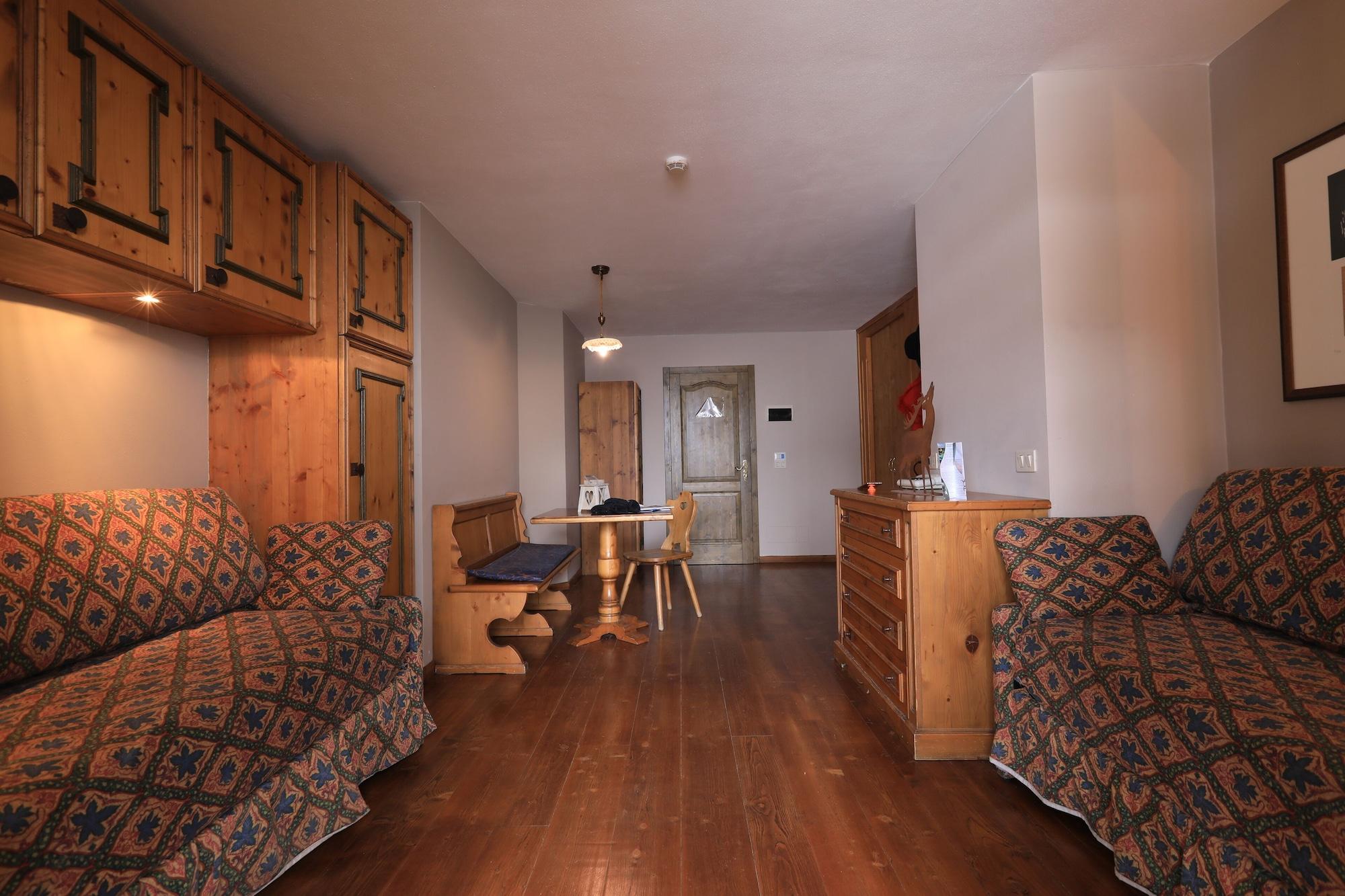 Hotel Perla Madonna di Campiglio Bagian luar foto