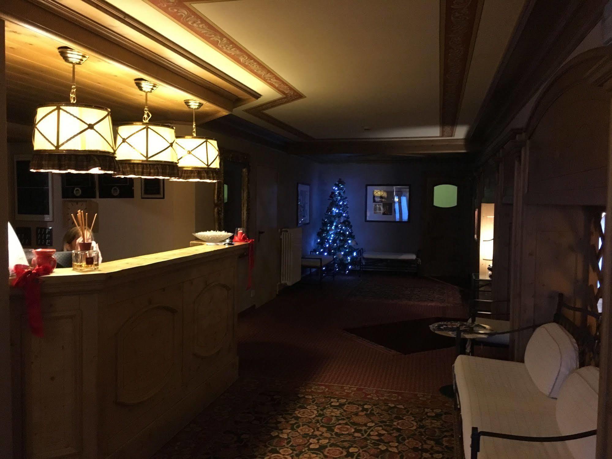 Hotel Perla Madonna di Campiglio Bagian luar foto