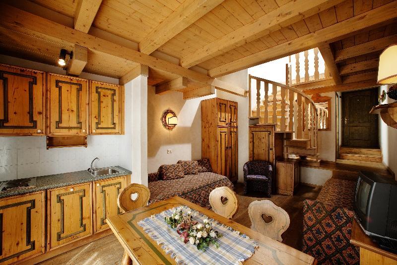 Hotel Perla Madonna di Campiglio Bagian luar foto