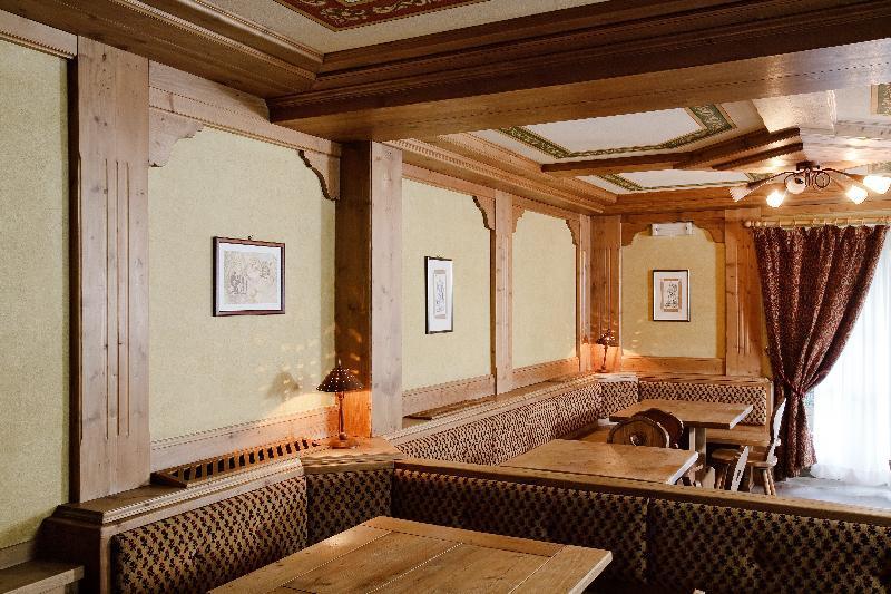 Hotel Perla Madonna di Campiglio Bagian luar foto