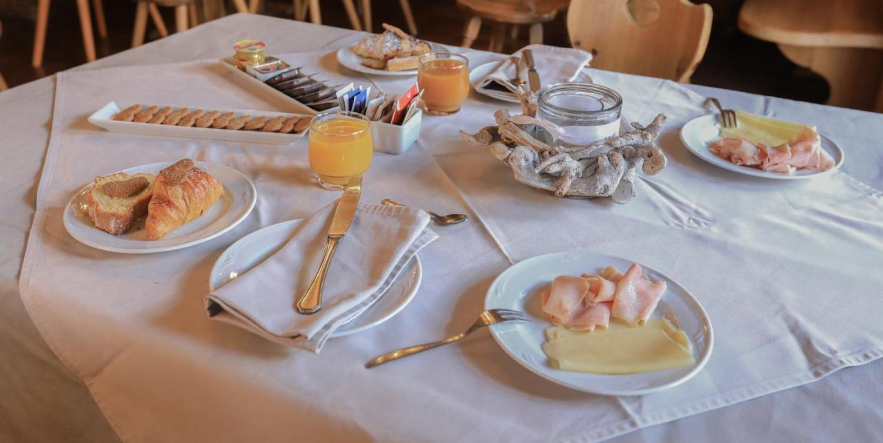 Hotel Perla Madonna di Campiglio Bagian luar foto